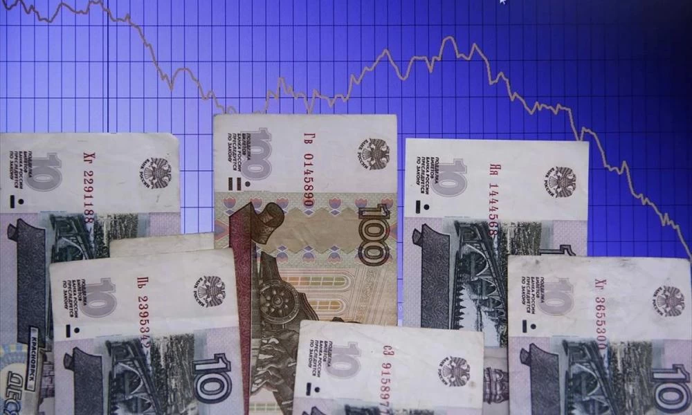 Τόσο φοβήθηκαν τις κυρώσεις Μπάιντεν που το ρούβλι αμέσως ανέβηκε!